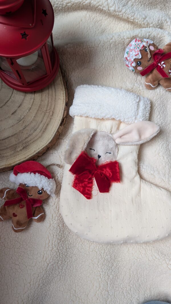 Chaussette doudou et nœud rouge tissu plumetis – Image 4